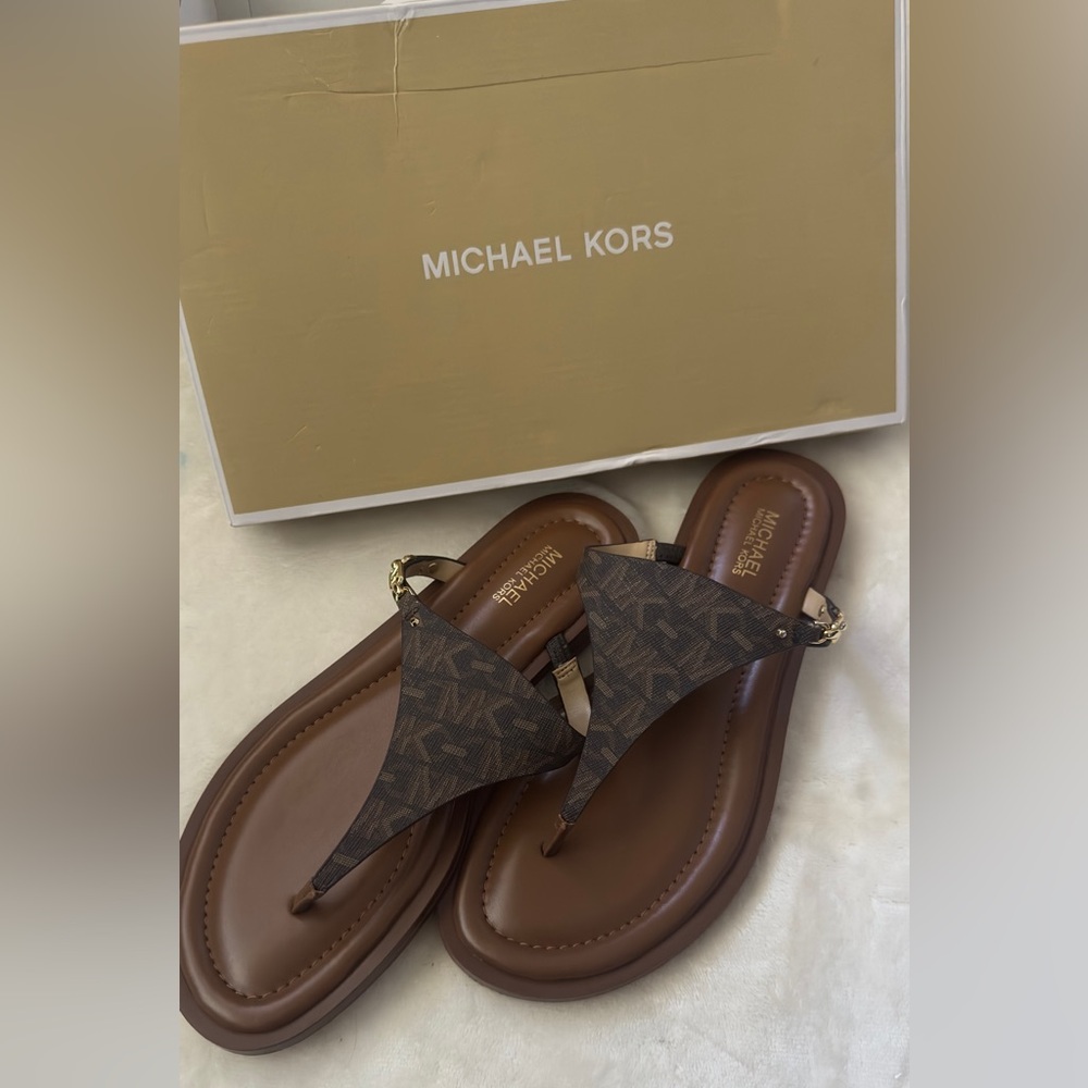 Michael Kors THONG DANIELLA FLAT size 7.5
